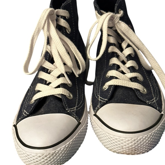 Airwalk Women's Navy Denim Embroidered Flower High Top Sneakers Size 8 - Picture 5 of 9